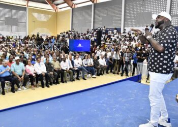 Interior y Policía inicia “De Vuelta al Barrio” en Santiago con masivo respaldo de diferentes sectores