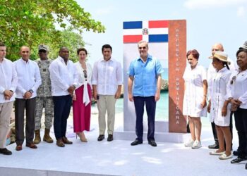 Presidente Abinader y ministro de Turismo dejan iniciados reconstrucción del Parque Nacional Submarino La Caleta