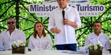 Ministro de Turismo inaugura construcción Parque Central en el Pinar de San José de Ocoa