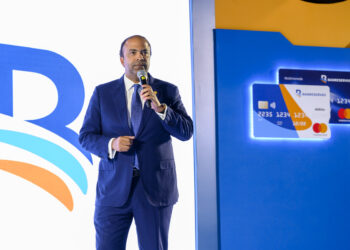 Banreservas lanza primeras tarjetas táctiles del Caribe