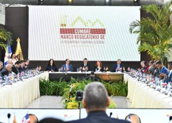 JCE realiza “Cumbre sobre el marco regulatorio de la precampaña y campaña electoral” con organizaciones política