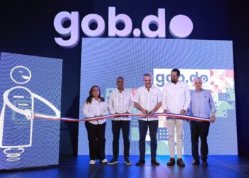 El presidente Luis Abinader inaugura primer Punto GOB en Santiago