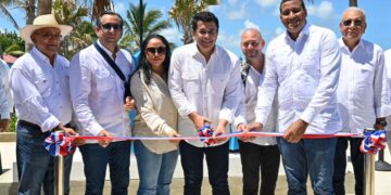 Ministro de Turismo inaugura sendero peatonal en Cabrera