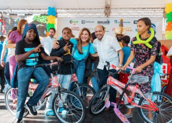 Miles de familias del Distrito Nacional intercambiaron ‘Plásticos por Juguetes’ este Día de los Reyes
