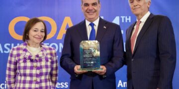Luis Abinader, primer presidente dominicano en recibir premio Chairman’s Award for Leadership in the Americas por su liderazgo en la región