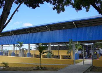 Presidente Abinader entrega techado deportivo-escolar que beneficiará a más de 900 estudiantes en Sabana Larga, San José de Ocoa