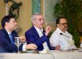 Presidente Luis Abinader reafirma respaldo a la clase artística y escucha propuestas del sector cultural
