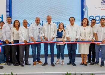 Presidente Abinader inaugura carretera Carrizal–La Piedra–La Guázuma