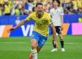 Gol de Martinelli en el descuento clasifica a Brasil a los octavos de final