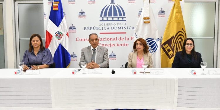 JCE y CONAPE inician jornada nacional de cedulación para personas adultas mayores