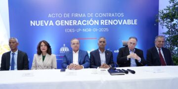CUED marca un hito al adjudicar 325.69 MW de nueva capacidad de energía renovable con un respaldo del 50% en baterías