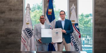 Departamento Aeroportuario recibe Sello CAF que reconoce transparencia en gestión
