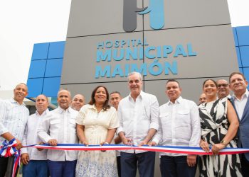 Presidente Abinader entrega el Hospital Municipal de Maimón remozado, ampliado y equipado con nueva área de Emergencia, junto al Centro de Primer Nivel