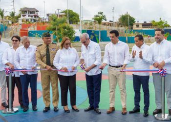 Abinader y Collado inauguran bulevar de la Salud en Haina con inversión de 165 millones de pesos.