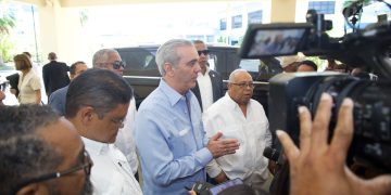 Presidente Abinader reafirma posición del Gobierno de mantener la cesantía y llama al consenso en la reforma laboral