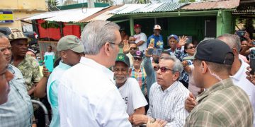 Presidente Abinader inaugurará este sábado en la provincia de Monte Plata dos carreteras y un techado escolar