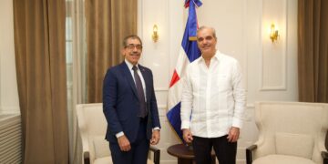 Presidente Abinader recibe en el Palacio Nacional al nuevo rector electo de la UASD, Jorge Asjana David