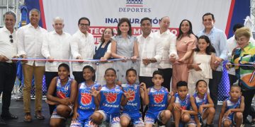 Gobierno entrega techado del Club Domingo Paulino, en Santiago