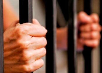 Inspector de Migración es llevado ante la justicia por presunto soborno de RD$100 mil