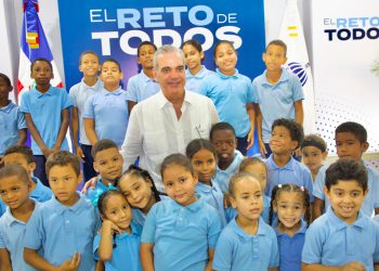 Presidente Abinader inaugura la Escuela Básica José Valentín Pérez Castro, en La Noriega