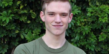 Muere a los 27 años Rhett Messerly, actor de cine para adultos conocido como Scott Finn