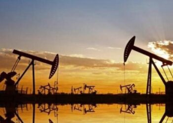 Petróleo vuelve a subir y el WTI se acerca a los US$80 por tensión en el estrecho de Ormuz