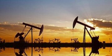 Petróleo vuelve a subir y el WTI se acerca a los US$80 por tensión en el estrecho de Ormuz