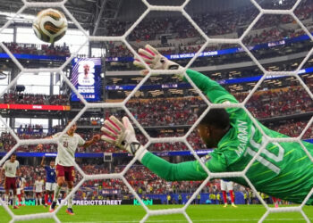 España derrota 2-0 a Francia y regresa a una final del Mundial 16 años después