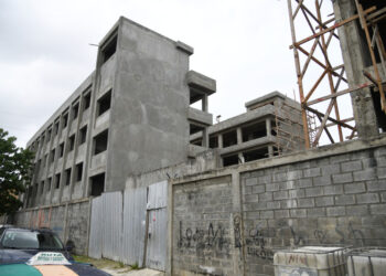 Comunidad de Cristo Rey exigen acelerar la construcción de politécnico que lleva más de cuatro años en obras