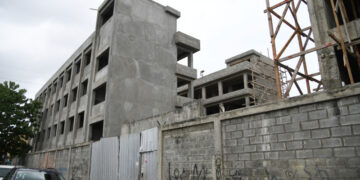 Comunidad de Cristo Rey exigen acelerar la construcción de politécnico que lleva más de cuatro años en obras