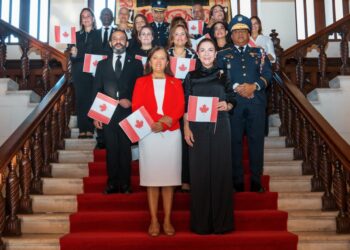 Carolina Mejía y la embajadora Jacqueline DeLima reafirman la amistad entre República Dominicana y Canadá en emotiva celebración del Día de Canadá.