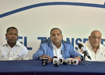 Conatra rechaza supuesto aumento del pasaje anunciado en el Cibao; dice esos transportistas golpean al pueblo