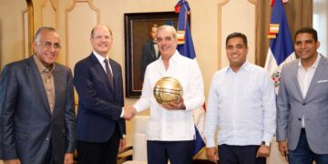 Presidente Abinader recibe en el Palacio Nacional a altos ejecutivos de la FIBA y del Comité Organizador de Santo Domingo 2026