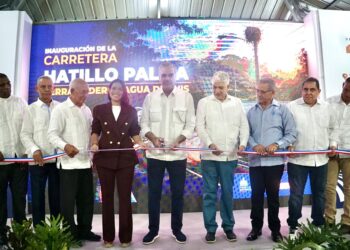 Tras 60 años de espera, presidente Abinader inaugura la carretera Hatillo Palma–Derramadero–Agua de Luis que beneficia a más de 32 mil personas en Montecristi