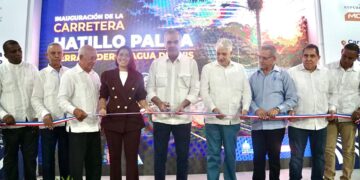 Tras 60 años de espera, presidente Abinader inaugura la carretera Hatillo Palma–Derramadero–Agua de Luis que beneficia a más de 32 mil personas en Montecristi
