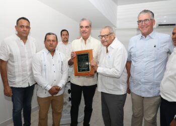 Productores ganaderos reconocen a Abinader por impulsar la industria lechera y respaldar al campo dominicano