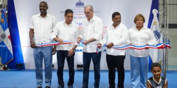 Presidente Abinader entrega remozado el Club Deportivo Dante Lemoniel; ministro Kelvin Cruz asegura que su gestión marcará un antes y un después en el deporte