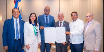 Colegio Dominicano de Periodistas reconoce al presidente del Senado, Ricardo de los Santos, por su respaldo al gremio periodístico