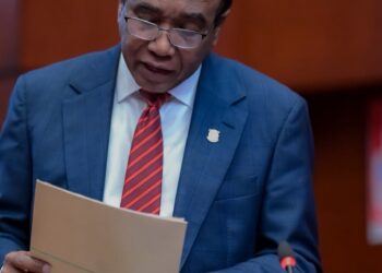 Félix Bautista propone aplazar por tres meses 84 artículos del nuevo Código Penal