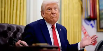 Trump condiciona ley de vivienda a la aprobación de su reforma electoral «Save America»
