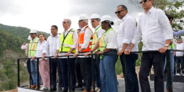 Presidente Abinader supervisa avances en la presa de Guaigüí, La Vega, cuyos trabajos se retomaron en 2025 tras haber iniciado hace más de 20 años