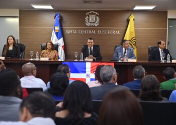 JCE reconoce a la cedulada número 3 millones y anuncia se elimina restricción del mes de cumpleaños para renovar cédula