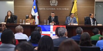 JCE reconoce a la cedulada número 3 millones y anuncia se elimina restricción del mes de cumpleaños para renovar cédula