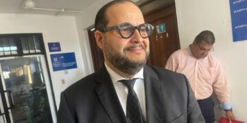 Juez levanta medida de coerción a Aquiles Jiménez tras disculpas a Alicia Ortega y Fernando Hasbún