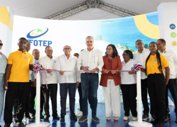 Presidente Luis Abinader inaugura Escuela de Formación Técnico Profesional Guarocuya, en Barahona