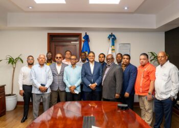 G-12 respalda gestión de Méndez y garantiza que no habrá aumento del pasaje en sus rutas