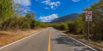 Presidente Luis Abinader inaugura carretera Cabral–Polo y fortalece conexión vial para el desarrollo del sur