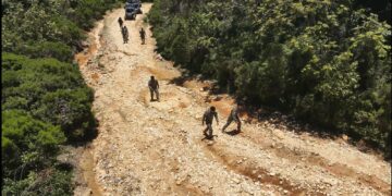 Comandante del Ejército supervisa unidades, entrega tres puestos fronterizos y pone en funcionamiento nuevo helipuerto en la Sierra de Bahoruco