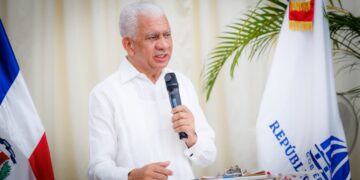 Ricardo de los Santos afirma invertir en educación es invertir en democracia