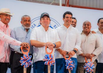Paliza encabeza inicio de ampliación del alcantarillado sanitario de Luperón